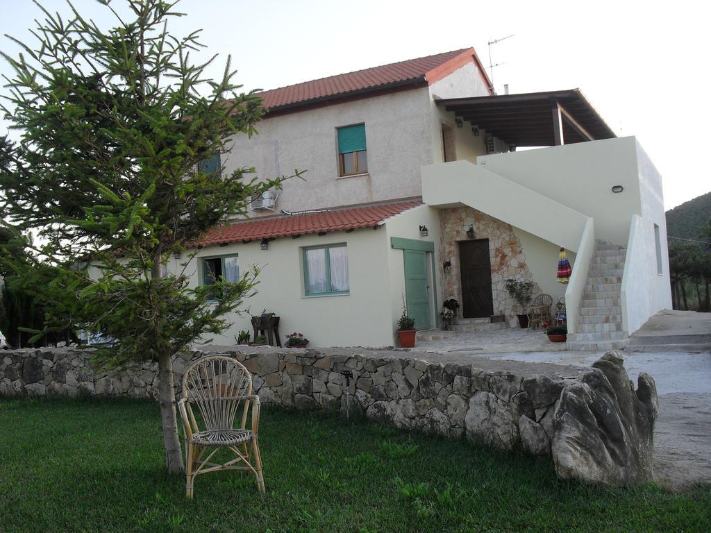 Fattoria La Traccia Villa Fertilia Exteriör bild